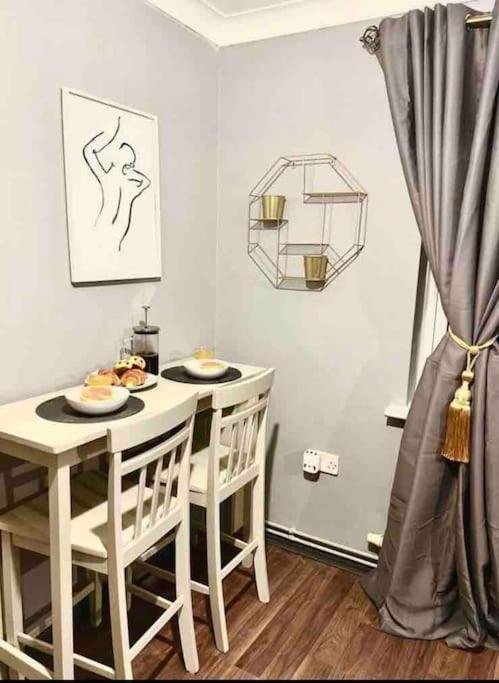 Lovely, Two Bedroom Apartment Central Location ロンドン エクステリア 写真
