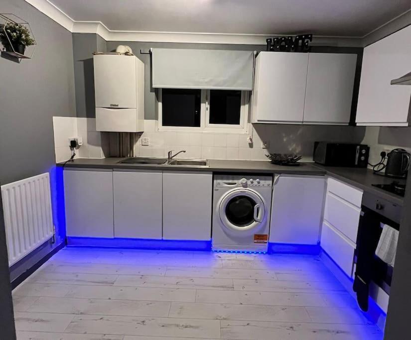 Lovely, Two Bedroom Apartment Central Location ロンドン エクステリア 写真